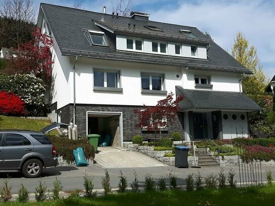 Sehr gepflegtes -Freistehendes Mehrfamilienhaus- in Winterberg/Silbach