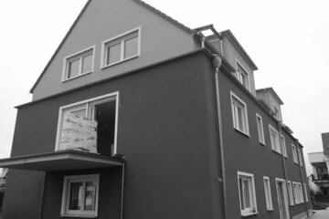 Moderne Traumwohnung: Einbauküche und Balkon in energiesparendem KfW55-Effizienzhaus!