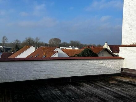 Attraktive Stadtwohnung mit großer Dachterrasse und EBK in zentraler Lage von Mühldorf