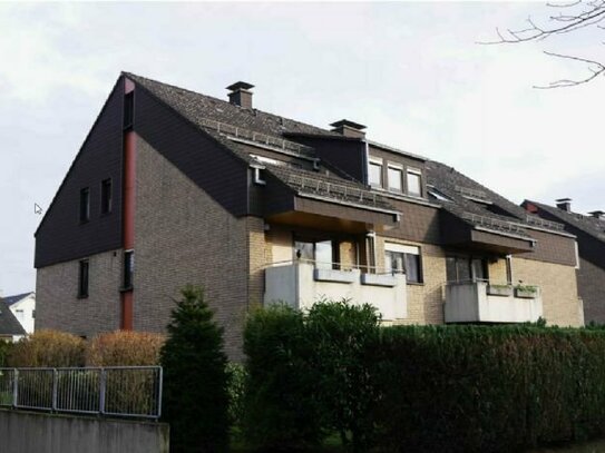 Schöne, helle 2-Zimmer-Dachgeschosswohnung Nähe Fischteiche mit Balkon und Einbauküche