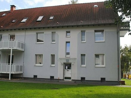 Dachgeschoss:3 Zi.-Dachgeschoss-Wohnung mit 81 m² Gartengrundstück. !