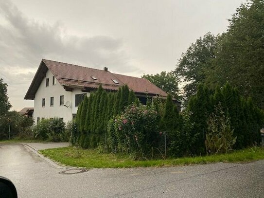 Idyllisch im Holzland. Haus mit 50er Mauern! EfH oder ZfH + Atelier- oder Wohnungs-Ausbau, bereits genehmigt.