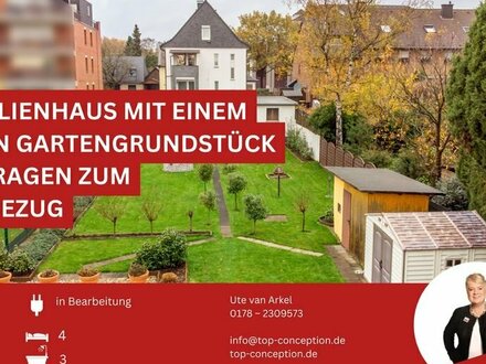 Einfamilienhaus mit einem großen Gartengrundstück und Garagen zum Selbstbezug *provisionsfrei