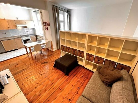 bezugsfreie möblierte Altbau-Wohnung in charmanten Prenzlauer Berg