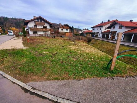 Sonniges Baugrundstück mit Bergblick in Gewerbe-Mischgebiet