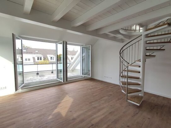 Neubau: DG-Whg- Nr. 12: 3 Zimmer + Galerie mit Dachterrasse, Balkon und Marken-EBK! 5 Min. zu U- und S-Bahn Trudering!