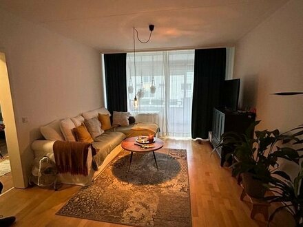 Schöne und gut geschnittene Zwei-Zimmer Wohnung m. Balkon in Monheim Baumberg