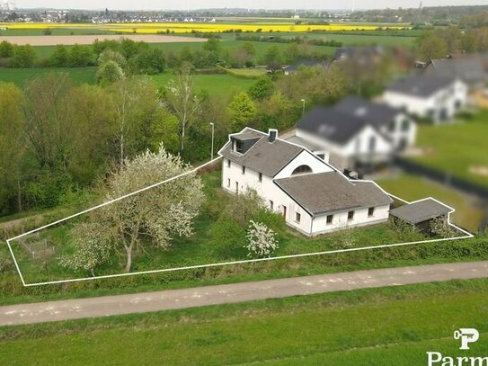 Freistehendes Einfamilienhaus mit viel Potential in idyllischer Lage in Düren-Derichsweiler