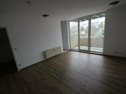 Marko Winter Immobilien --- Mosbach: 1 Zimmer-Appartement mit Balkon, Aufzug und Stellplatz