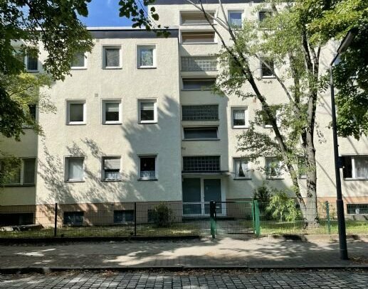 Gut geschnittene 3-Zimmerwohnung- vermietet- mit KFZ-Stellplatz und Süd-Balkon in ruhiger Lage von Steglitz