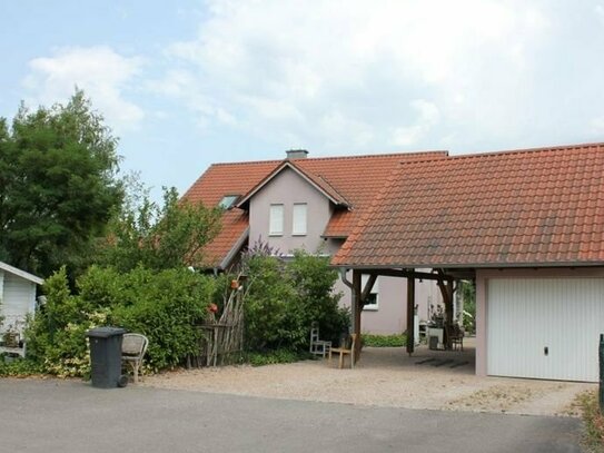 Einfamilienhaus mit Garage in ruhigem Wohngebiet !!!