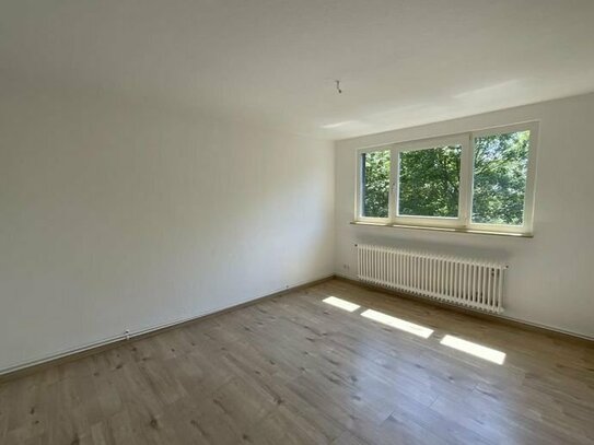 2-Zimmer-Wohnung im Dachgeschoss mit Badewanne in Wilhelmshaven !!!