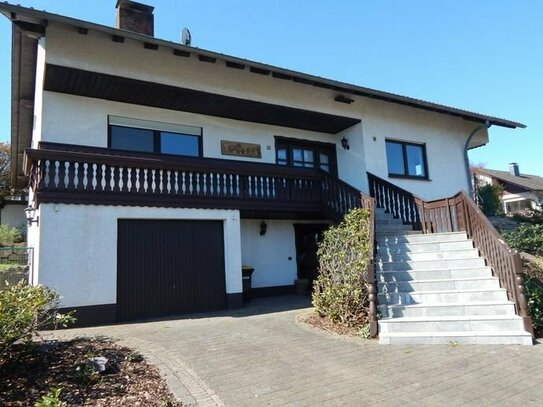 Geräumiges Wohnhaus mit viel Platz für die ganze Familie in Losheim-Hausbach zu verkaufen!