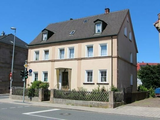 Modern renovierte 2-Zimmer Wohnung in Burgfarrnbach