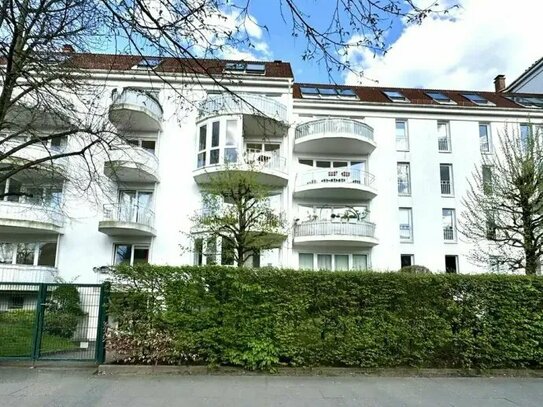 Stilvoll möblierte 1-Zimmer-Wohnung mit TG-Stellplatz, modernisierte Küche & Bad in Hamburg Jenfeld