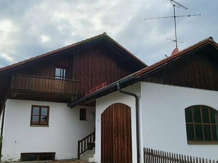 Geräumiges Haus mit Garten und Garage