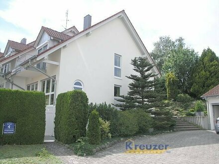 Top gepflegtes Reihenendhaus mit Garage + Außenstellplatz und Ausbaureserve in Fronhofen !