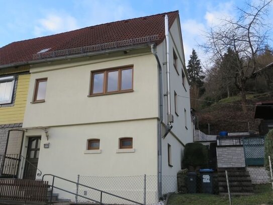 Saniertes Einfamilienhaus (DHH) in Mellenbach-Glasbach, sonnige Wohnlage mit schöner Sicht in das Schwarzatal