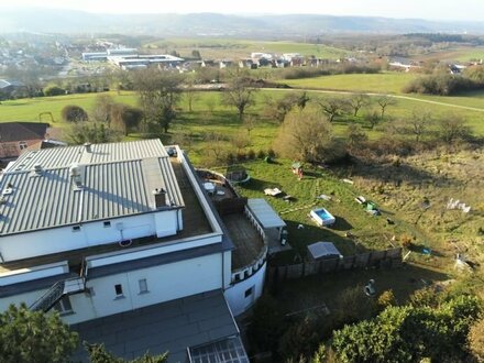 Erdgeschosswohnung mit 7,5 ar Garten und Garage direkt an der Grenze Luxemburg