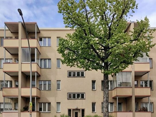 Familienfreundliche 5-Zimmer-Dachgeschosswohnung mit 2 Balkonen in toller Lage von Steglitz!