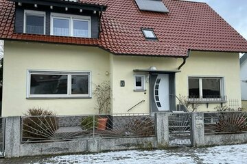 2 Familienhaus mit Garten in ruhiger Wohnlage von Obertshausen zu verkaufen !