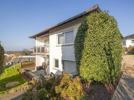 Einfamilienhaus mit Platz, Garten und Garage in guter Lage von Oberhonnefeld-Gierend