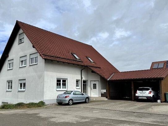 Mehrfamilienhaus mit 3 Parteien und Carport