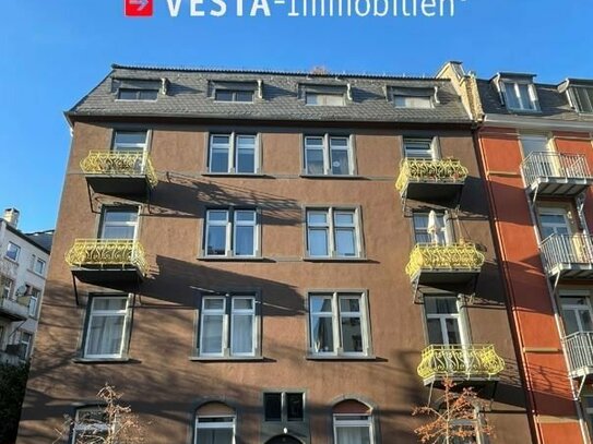 AM GÜNTHERSBURGPARK: DG-Maisonette mit Dachterrasse und EBK