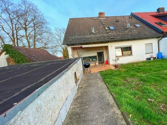 Doppelhaushälfte mit viel Potenzial in ruhiger Wohnlage mit Einliegerwohnung.