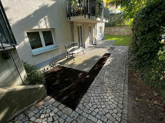 Kleine feine Wohnung mit Terrasse in DD-Loschwitz, Teil Möbiliert + EBK