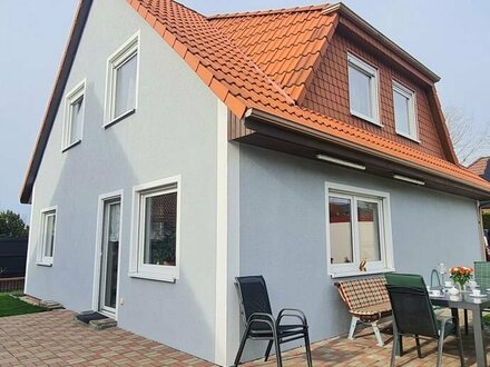 Top freistehendes Einfamilienhaus in der Waldsiedlung mit zwei Garagen!