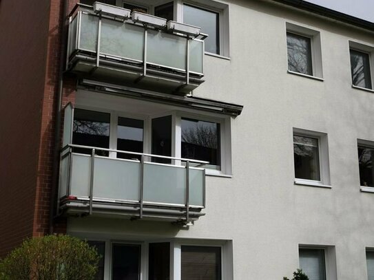 3,5-Zimmer-Wohnung mit Balkon, Komplettküche und großem Keller nähe Stadtpark Norderstedt