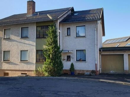 Zweifamilienhaus mit Ausbaumöglichkeit und Doppelgarage in Gersfeld zu verkaufen