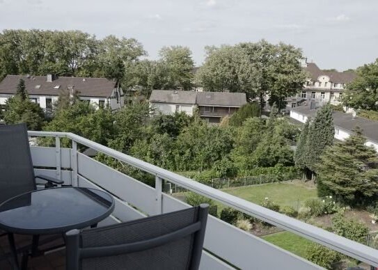 Attraktive 3 1/2-Zimmer-Wohnung mit großem Balkon, Stellplatz