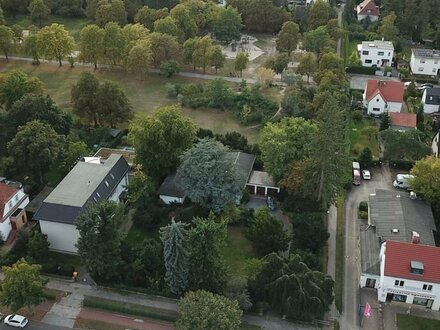 Berlin Zehlendorf Baugrundstück mit EFH 2.347 m²