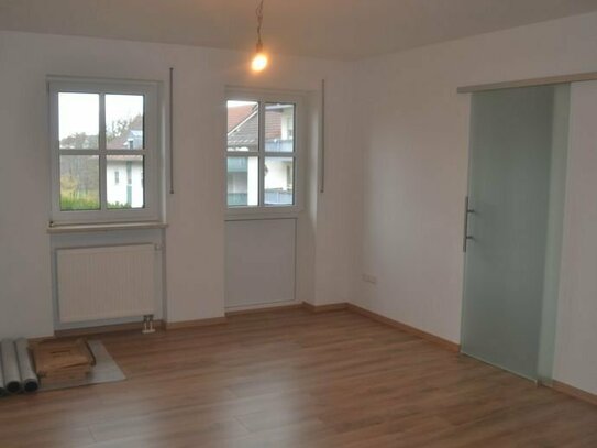 Schöne neu renovierte 1-Zimmer Wohnung in Deggendorf -Mietraching