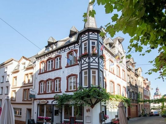 Restauriertes Fachwerkhaus im Jugendstil mit drei Wohnungen und Gastronomie in Zeller Altstadt
