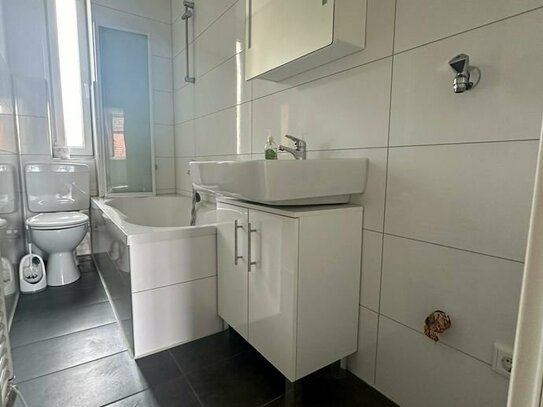 renovierte kleine 2-Zimmer-Wohnung mit Einbauküche in Nürnberg Nord