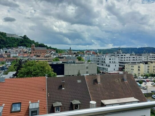 Große 3 ZKB Wohnung mit schöner Terrasse mitten in der Homburger City