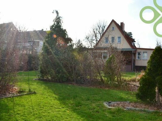 ***Das unterkellerte Einfamilienhaus mit 850 qm grossem Grundstück, als Bau-Reserve oder zum GENIESSEN!*