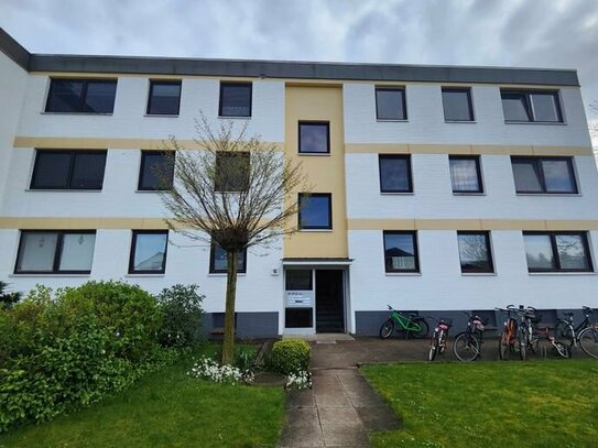 Kapitalanleger aufgepasst: Vermietete 2,5-Zimmer-Wohnung mit Balkon und Kellerraum in Kölln-Reisiek