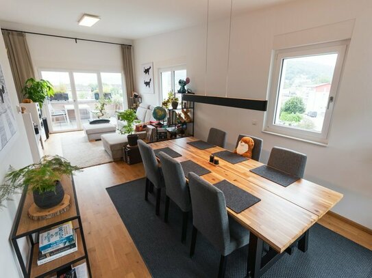 Sonnige Penthouse-Wohnung in fantastischer Lage mit Rheinblick