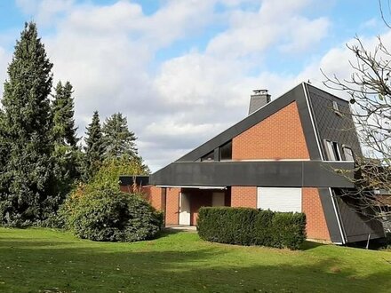 Idyllisches Wochenendhaus mit zwei Garagen in Körle Wagenfurth am Waldrand auf großem Grundstück