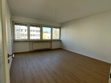 Tolle sanierte 3 Zimmer Wohnung mit Balkon - Rathenauplatz