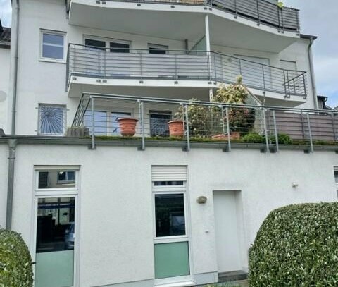 Bonn-Oberkassel, großzügige 2 bis 3 Zimmer Wohnung in zentraler Lage