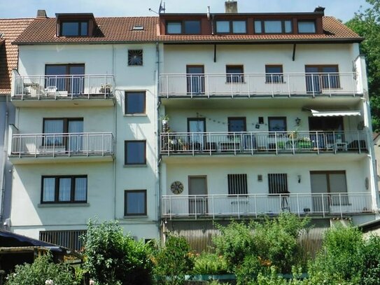 Gemütliches Dach-Apartment mit 2 ZKoNiDuB in St. Arnual nur an ruhigen und Vollzeit berufstätigen Single mittleren Alte…