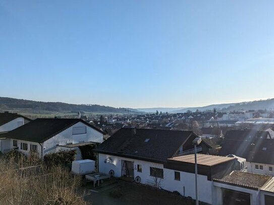 Einfamilienhaus mit 9 Zimmern, 261 m², Doppelgarage und 3 Balkonen – ein Traum für Familie und Beruf