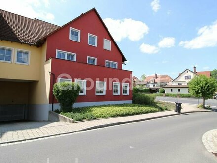 Praxis zentral in Pegnitz: Geteilte Praxis in gepflegtem Haus mit 9 TG-und 3 Außenstellplätzen