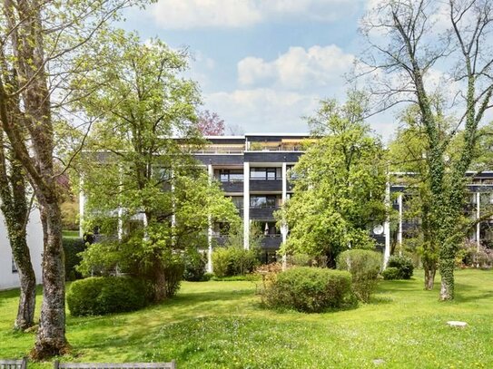 sonnige 3,5 Zimmer Dachterrassenwohnung mit Blick ins Grüne