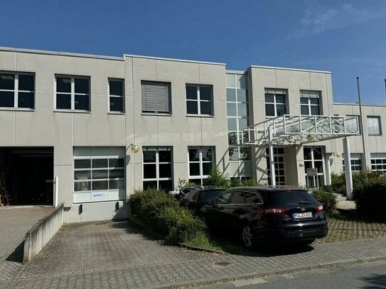 797 m² Lagerfläche + 423 m² Bürofläche im modernen Gewerbepark "Provisionsfrei" zu vermieten